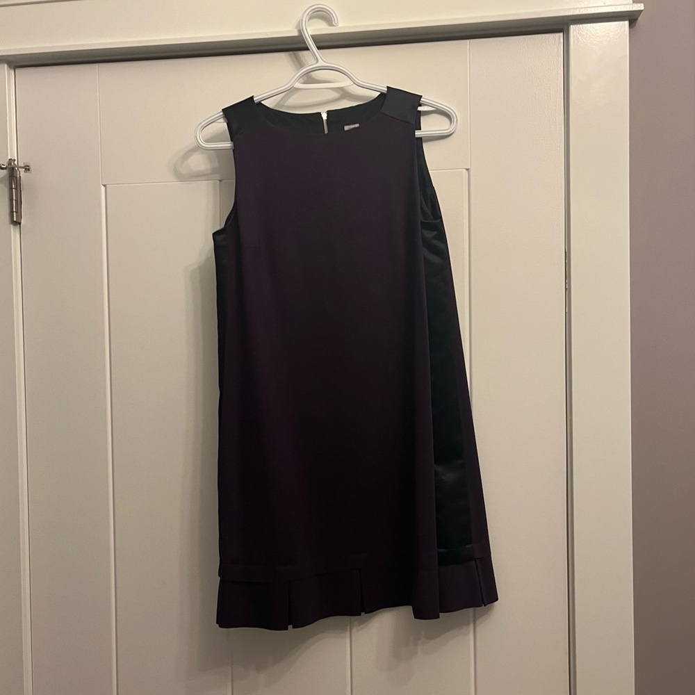 Tristian dress Small made in Canada lined straight lines pleated